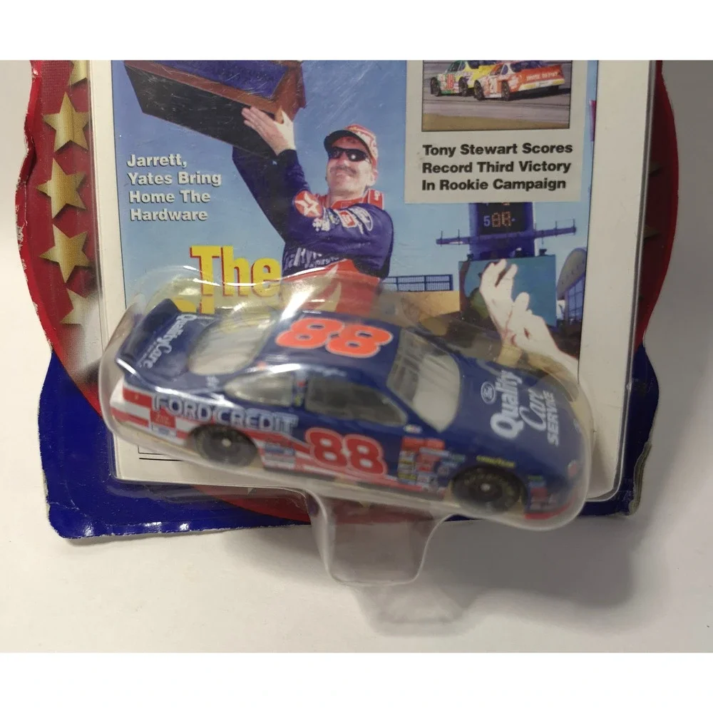 Vintage Winners Circle Dale Jarrett #88 1:64 Deluxe Collection 2000